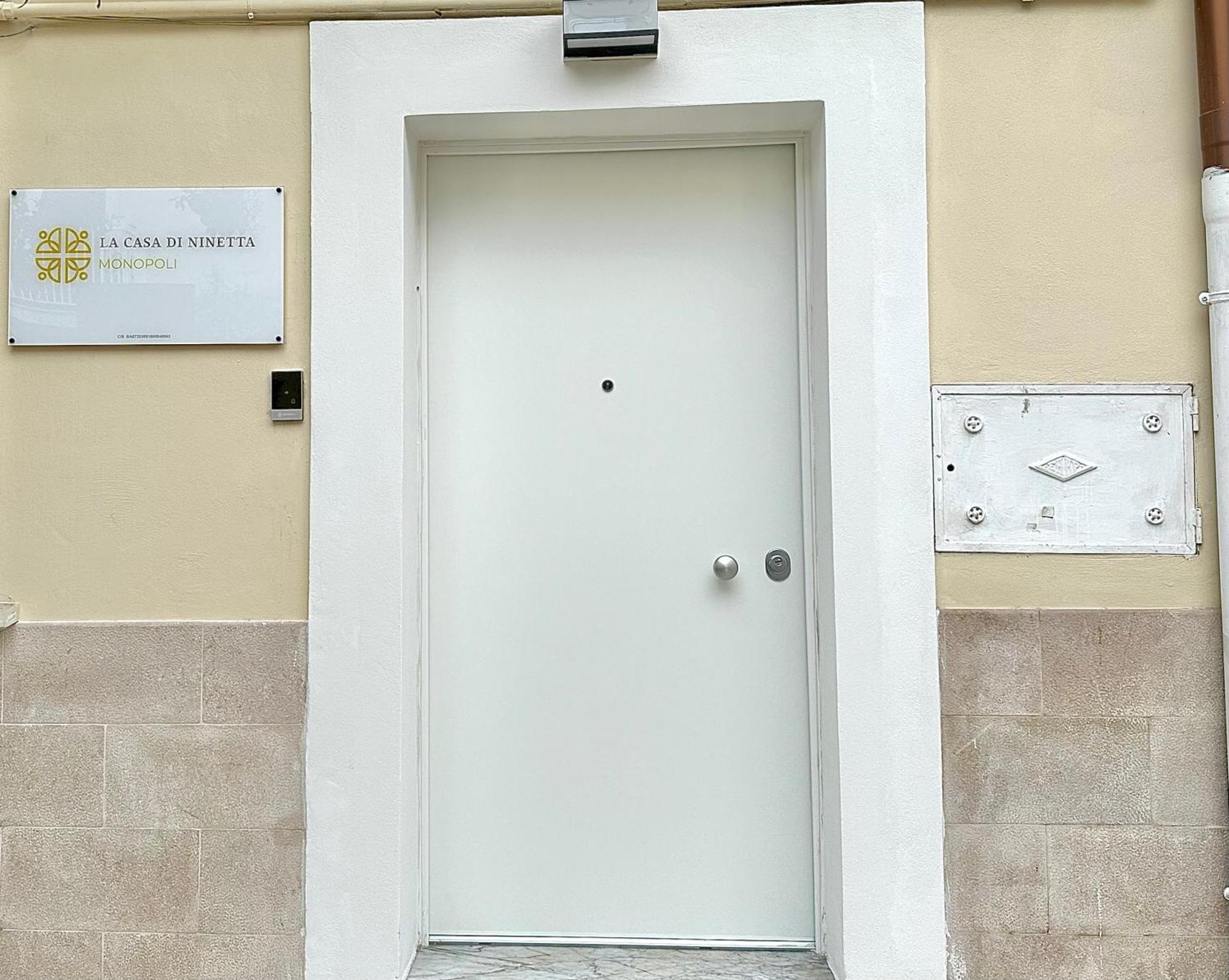 モノーポリLa Casa Di Ninettaアパートメント エクステリア 写真